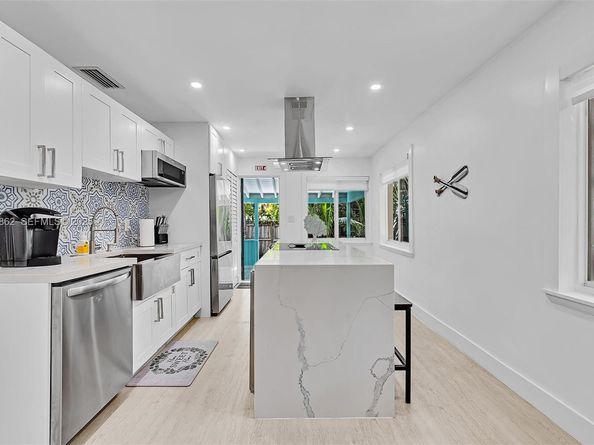 1960 Riverside Dr, Fort Lauderdale FL 33312