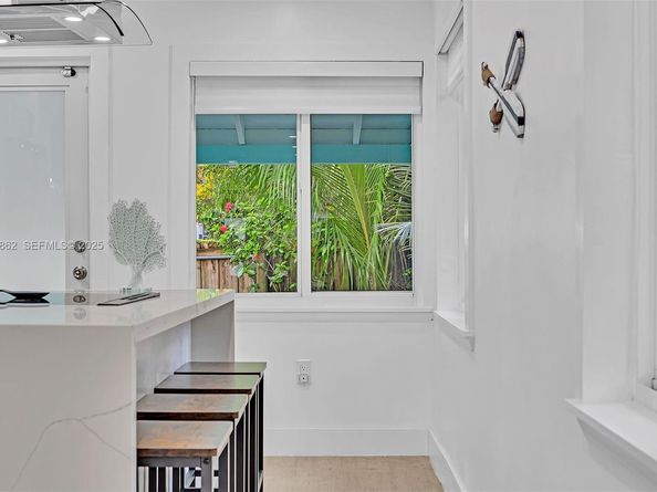 1960 Riverside Dr, Fort Lauderdale FL 33312