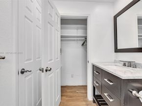 1960 Riverside Dr, Fort Lauderdale FL 33312