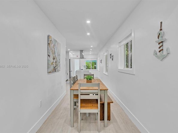 1960 Riverside Dr, Fort Lauderdale FL 33312