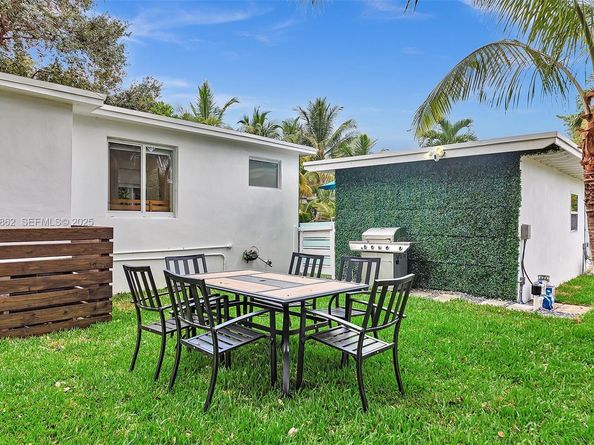 1960 Riverside Dr, Fort Lauderdale FL 33312