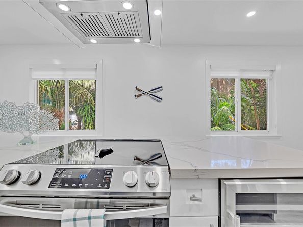 1960 Riverside Dr, Fort Lauderdale FL 33312