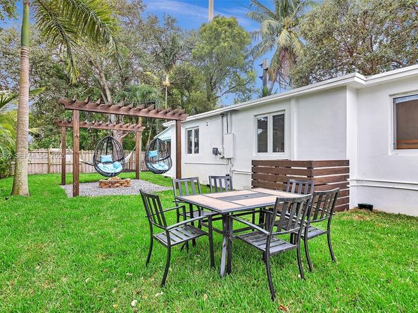 1960 Riverside Dr, Fort Lauderdale FL 33312