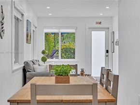 1960 Riverside Dr, Fort Lauderdale FL 33312