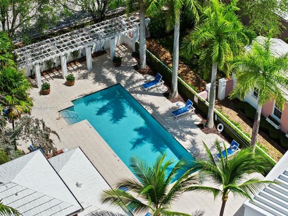 568 Loretto Ave 11, Coral Gables FL 33146