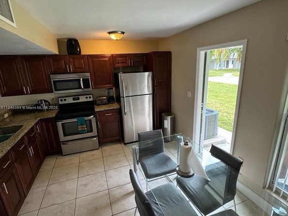483 NW 19th St 362, Miami FL 33136