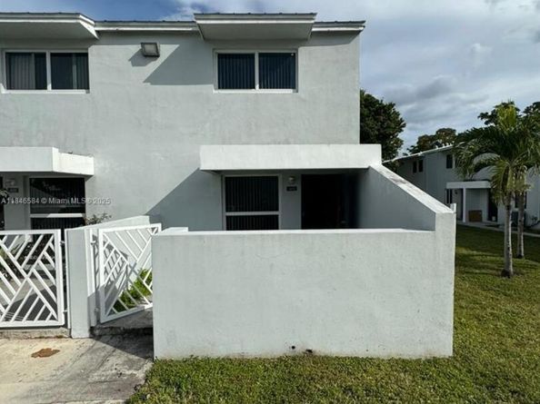 483 NW 19th St 362, Miami FL 33136