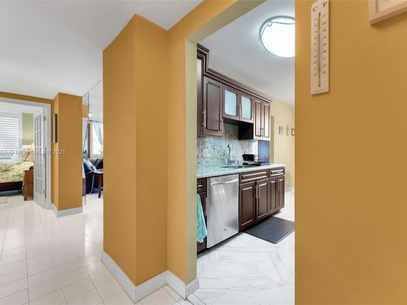 3800 Hillcrest Dr 412, Hollywood FL 33021