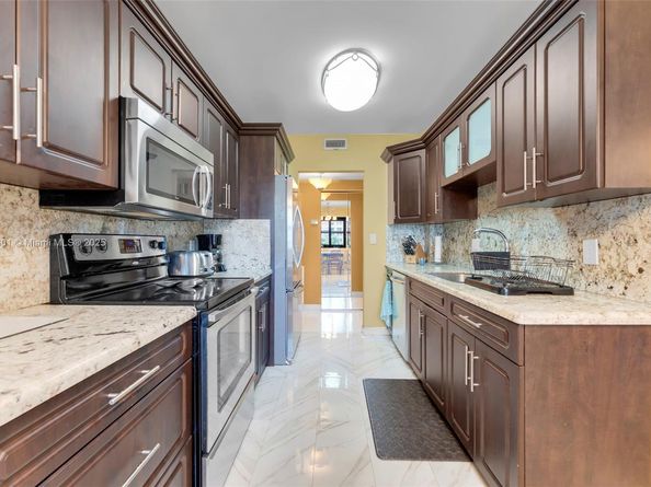 3800 Hillcrest Dr 412, Hollywood FL 33021