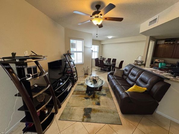11603 NW 89th St 215, Doral FL 33178