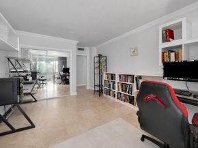 900 Bay Dr 125, Miami Beach FL 33141