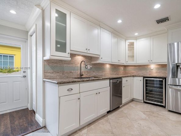 1365 SW 18th St, Miami FL 33145