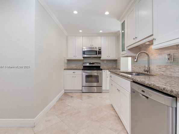 1365 SW 18th St, Miami FL 33145