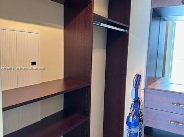 185 SW 7th St 2300, Miami FL 33130