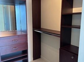 185 SW 7th St 2300, Miami FL 33130