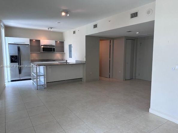 185 SW 7th St 2300, Miami FL 33130