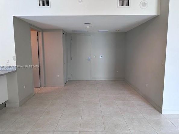 185 SW 7th St 2300, Miami FL 33130