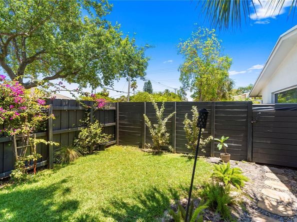 4461 NE 15th Ave, Oakland Park FL 33334