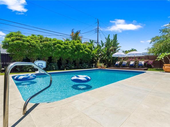 4461 NE 15th Ave, Oakland Park FL 33334