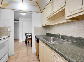 12590 NE 16th Ave 208, North Miami FL 33161