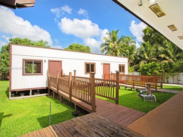 5881 SW 160th Ave, Southwest Ranches FL 33331