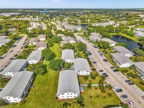 160 Markham H 160, Deerfield Beach FL 33442