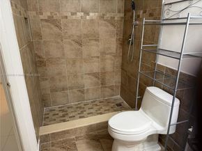 17500 NW 67th Pl M4, Hialeah FL 33015