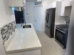 17500 NW 67th Pl M4, Hialeah FL 33015
