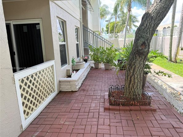 17500 NW 67th Pl M4, Hialeah FL 33015