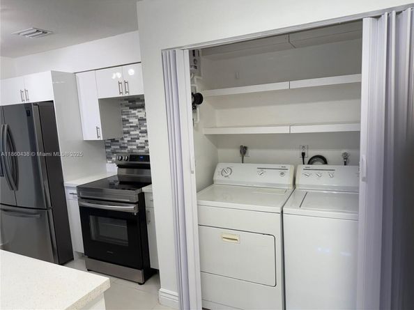 17500 NW 67th Pl M4, Hialeah FL 33015