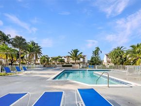 17500 NW 67th Pl M4, Hialeah FL 33015