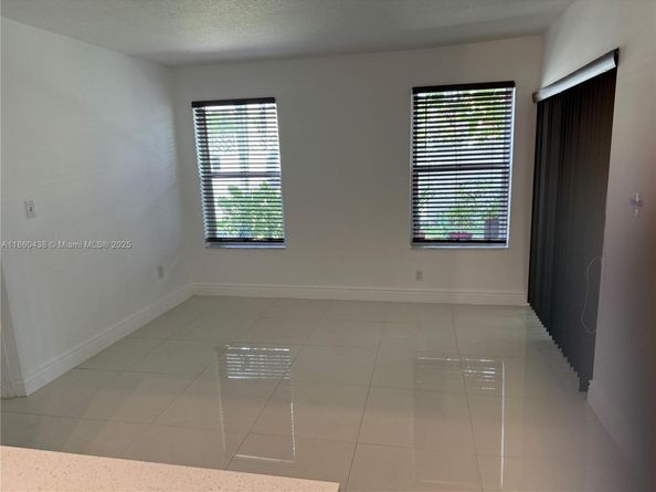 17500 NW 67th Pl M4, Hialeah FL 33015
