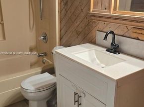 2622 Sheridan St, Hollywood FL 33020