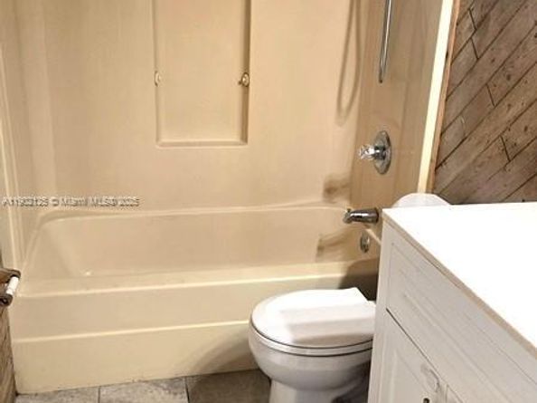 2622 Sheridan St, Hollywood FL 33020