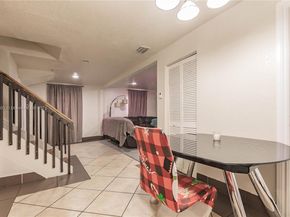 2279 NW 48th St, Miami FL 33142