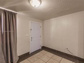2279 NW 48th St, Miami FL 33142