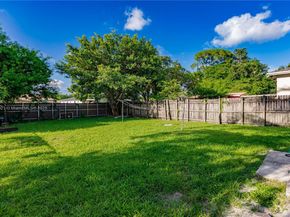 2279 NW 48th St, Miami FL 33142