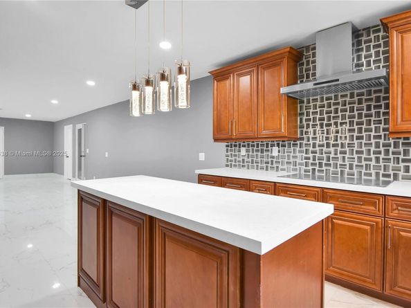 18200 SW 48th St, Southwest Ranches FL 33331