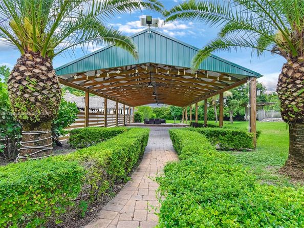 18200 SW 48th St, Southwest Ranches FL 33331