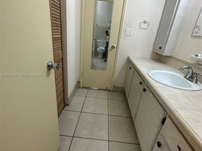 11279 SW 88th St 210K, Miami FL 33176