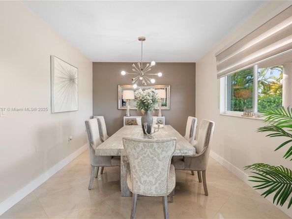 9621 W Calusa Club Dr, Miami FL 33186