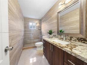 9621 W Calusa Club Dr, Miami FL 33186