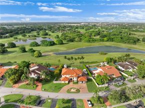 9621 W Calusa Club Dr, Miami FL 33186