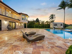 9621 W Calusa Club Dr, Miami FL 33186