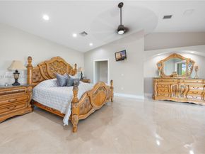 9621 W Calusa Club Dr, Miami FL 33186