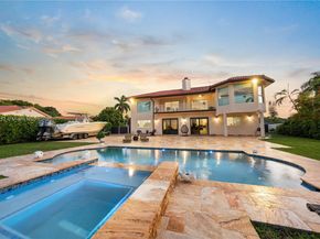 9621 W Calusa Club Dr, Miami FL 33186