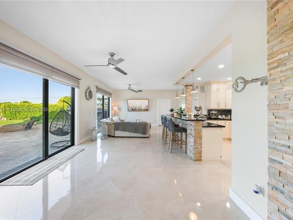 9621 W Calusa Club Dr, Miami FL 33186