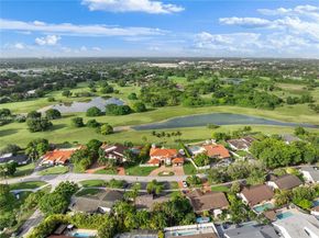 9621 W Calusa Club Dr, Miami FL 33186
