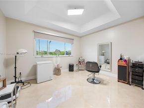 9621 W Calusa Club Dr, Miami FL 33186