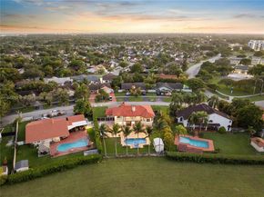 9621 W Calusa Club Dr, Miami FL 33186